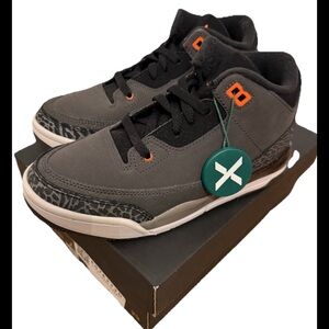 Jordan 3 Retro PS Night Stadium Total Orange Size 2.5Y New w/ Box